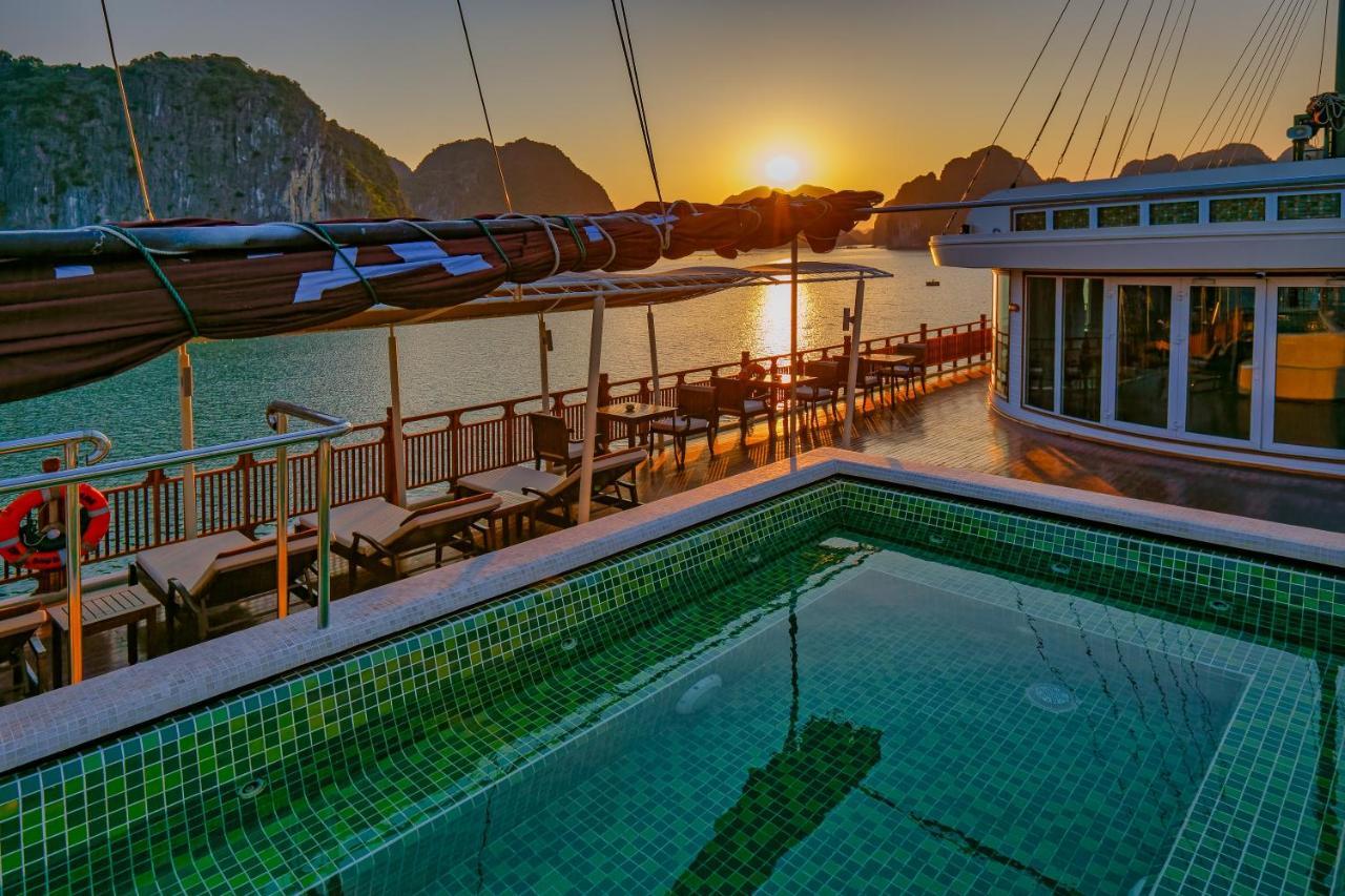 Heritage Line Ylang Cruise - Halong Bay & Lan Ha Bay Халонг Екстер'єр фото